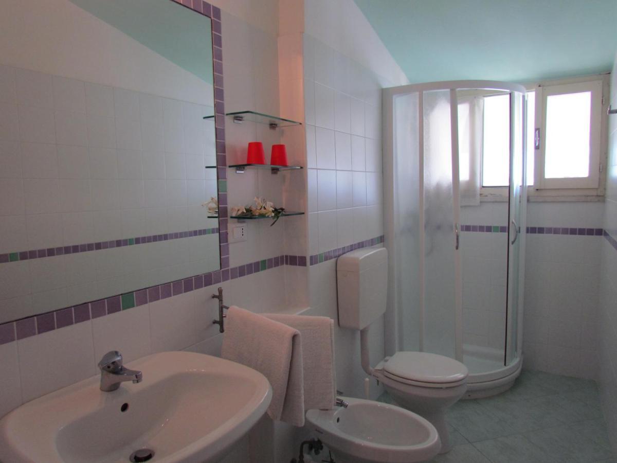 Colorful Attic With Large Terrace - Beahost Apartment Bibione Bagian luar foto